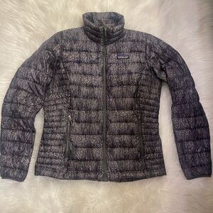 1990s Patagonia grey and black puffer jacket #vintagepuffer